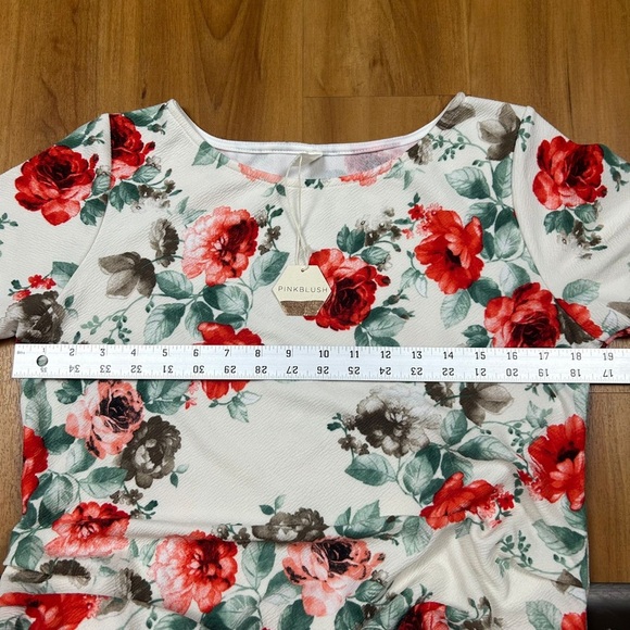 PinkBlush Women’s Floral White and Red Fitted Maternity Dress - Picture 5 of 6